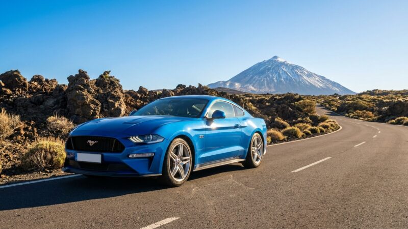 Ford Mustang -ajokatsaus Teneriffalla: Tien päällä